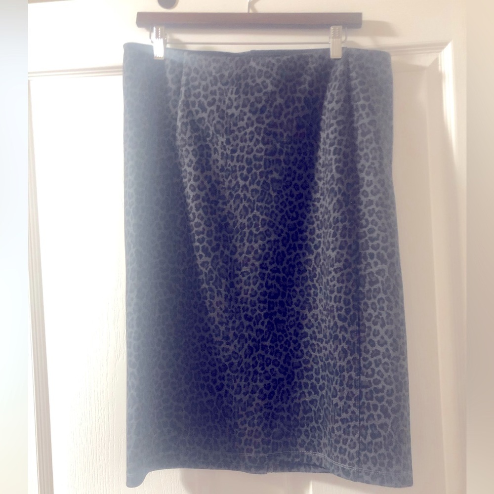 Liverpool leopard printed skirt